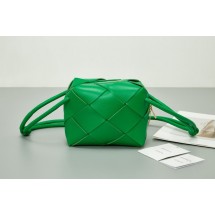 AAA Replica Bottega Veneta Mini Cassette Camera Bag 701915 Parakeet BV117Oy84