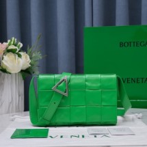 Bottega Veneta CASSETTE 018101 green BV299jk70