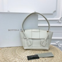BOTTEGA VENETA Handbag BV0038