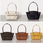Bottega Veneta Original Leather Top Handble Bag 8430 BV613QF99
