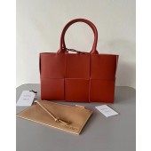 Imitation Bottega Veneta ARCO TOTE Small intrecciato grained leather tote bag 652867 MAPLE BV963VO34
