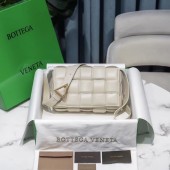 Top Bottega Veneta PADDED CASSETTE BAG 591970 PLASTER BV26He97