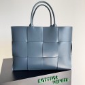 Imitation Bottega Veneta ARCO TOTE Large intrecciato grained leather tote bag 652868 blue BV1000mr39