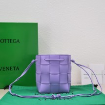 Bottega Veneta Small Cassette Bucket Bag 680218 Wisteria BV915xy73