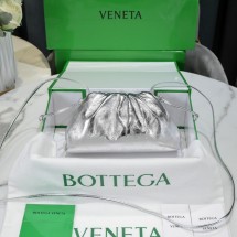 Luxury Bottega Veneta Mini intrecciato leather clutch with strap 585852 silver BV350kp43