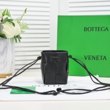 Bottega Veneta Mini intreccio leather crossbody bucket bag 680217 black BV557ym68