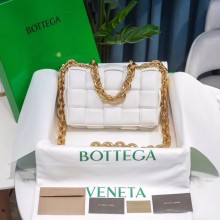Bottega Veneta THE CHAIN CASSETTE Expedited Delivery 631421 white BV598uT54
