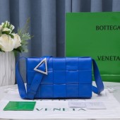 Bottega Veneta CASSETTE 018101 blue BV294CQ60