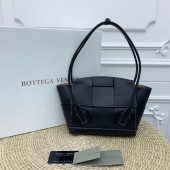 BOTTEGA VENETA Handbag BV0035