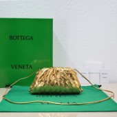 Knockoff Bottega Veneta Mini intrecciato leather clutch with strap 585852 gold BV181FI62