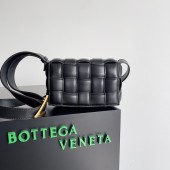 Replica Fashion Bottega Veneta Small Padded Cassette 717506 Black BV422OM94